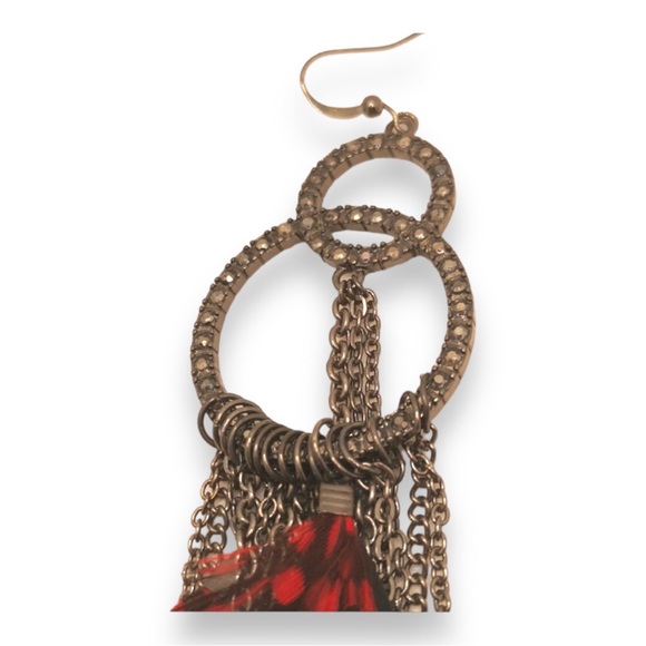 Feather and chain drop earrings - Picture 2 of 6